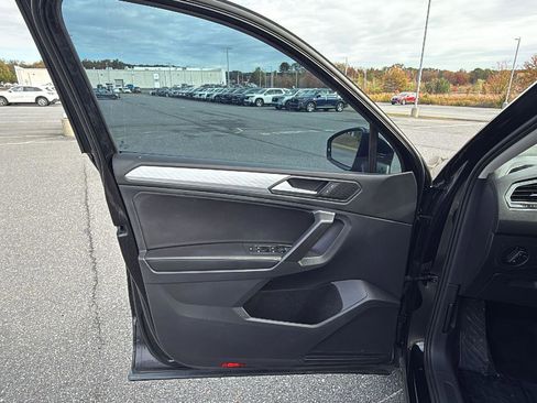 Used 2022 Volkswagen Tiguan S image 23