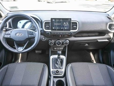 New 2026 Hyundai Venue SEL image 18