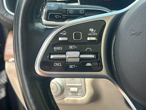 Used 2022 Mercedes-Benz GLS 450 4MATIC image 23