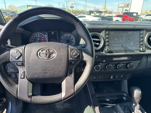 Used 2021 Toyota Tacoma TRD Off-Road w/ Technology Package image 14