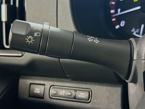 Used 2025 Nissan Frontier PRO-4X w/ Pro Premium Package image 12