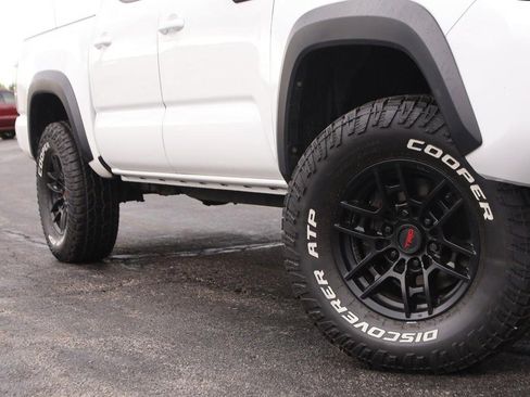 Used 2021 Toyota Tacoma TRD Pro AWD/4WD image 3