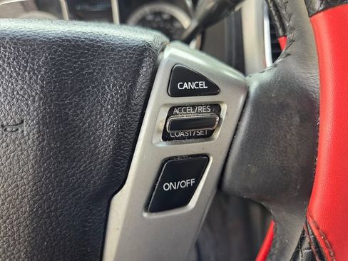 Used 2017 Nissan Titan SL RWD image 23