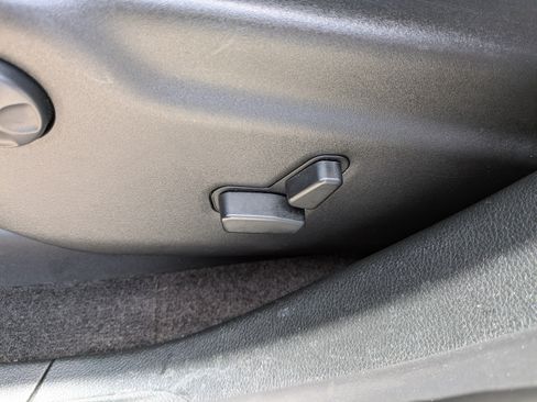 Used 2018 Jeep Grand Cherokee Laredo RWD image 18