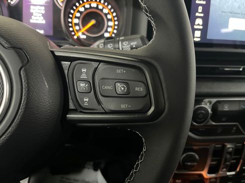 Used 2025 Jeep Wrangler Willys image 56