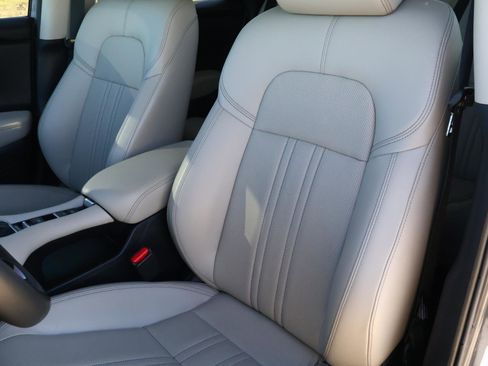 Used 2023 Honda HR-V EX-L image 13