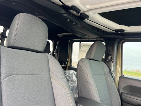 New 2026 Jeep Gladiator Willys image 13