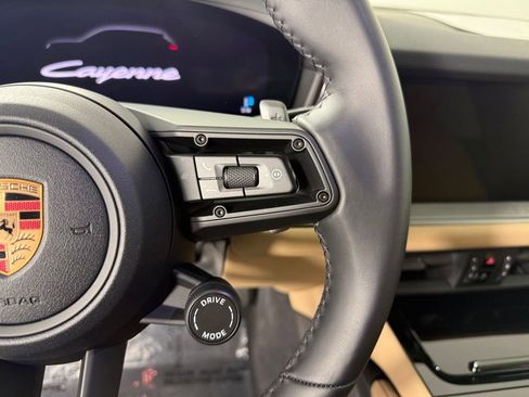 Certified 2026 Porsche Cayenne AWD/4WD image 26