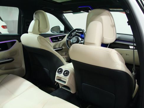 Certified 2025 Mercedes-Benz C 300 4MATIC Sedan image 24