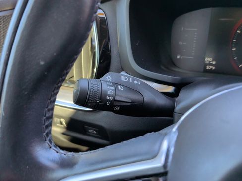 Used 2019 Volvo S60 T5 Momentum image 20