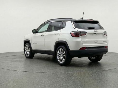 Used 2025 Jeep Compass Limited AWD/4WD image 6