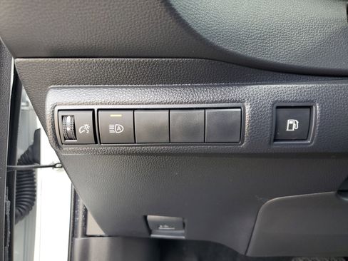 Used 2025 Toyota Corolla LE image 28