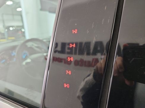 Used 2016 Ford Escape SE w/ SE Leather Comfort Package image 6