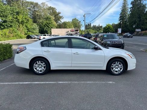 Used 2010 Nissan Altima 2.5 S FWD image 4