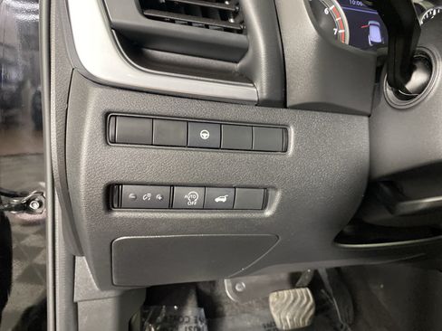 Used 2023 Nissan Rogue SV w/ SV Premium B Package AWD/4WD image 25