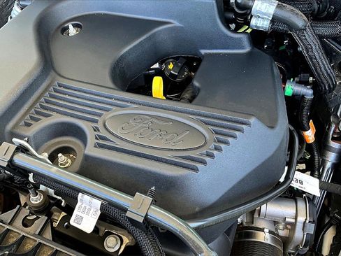 Used 2020 Ford Explorer XLT image 31