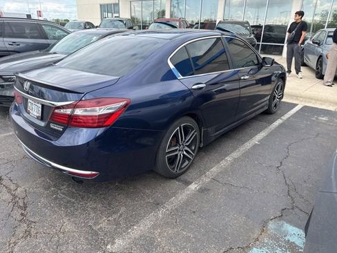 Used 2017 Honda Accord Sport Special Edition image 5