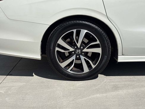 Used 2019 Honda Odyssey Elite image 9