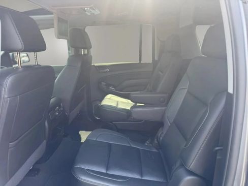 Used 2020 Chevrolet Suburban LT AWD/4WD image 36