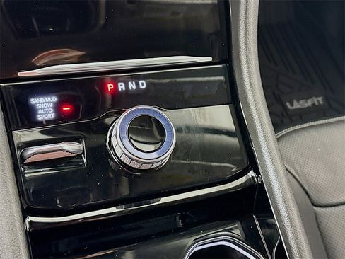 Used 2022 Jeep Grand Cherokee Limited w/ Luxury Tech Group II image 11