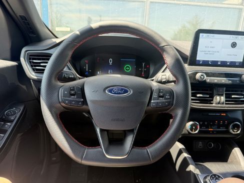 Used 2025 Ford Escape ST-Line AWD/4WD image 32