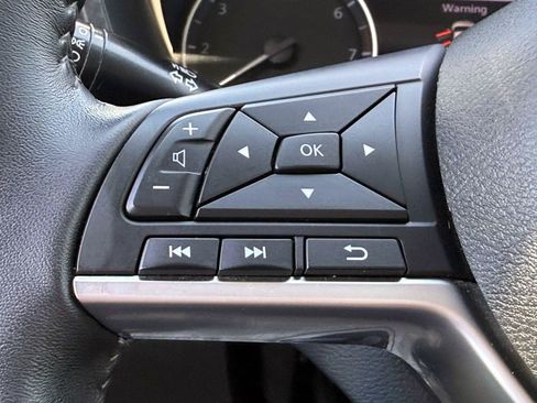 Used 2020 Nissan Sentra SV FWD image 17