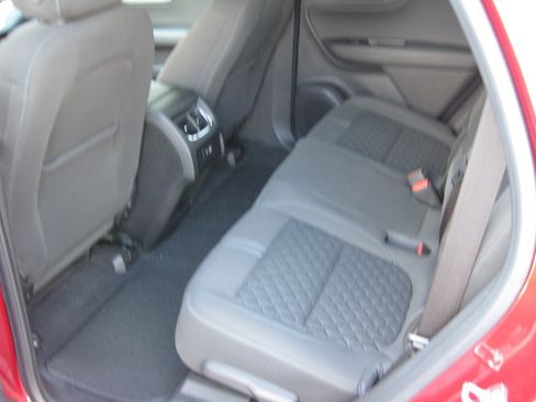 Used 2019 Chevrolet Blazer LT FWD image 25