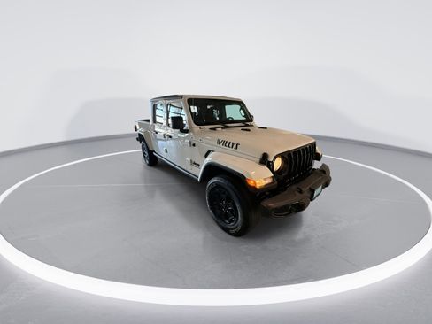 Used 2021 Jeep Gladiator Willys image 2