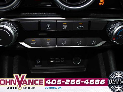 Used 2025 Nissan Sentra SV FWD image 32