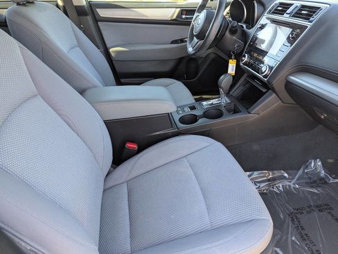 Used 2019 Subaru Outback 2.5i Premium image 12