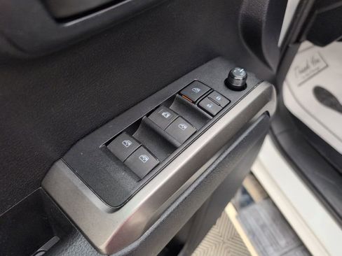 Used 2020 Toyota Tacoma SR5 image 34