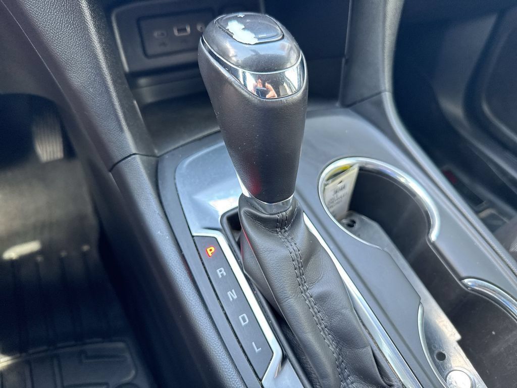 Used 2019 Chevrolet Equinox LT FWD image 17