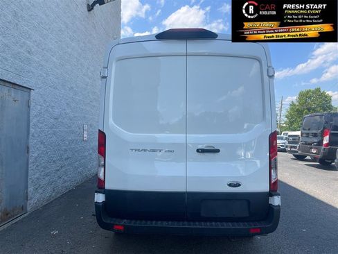 Used 2025 Ford Transit 250 148 Medium Roof RWD image 5