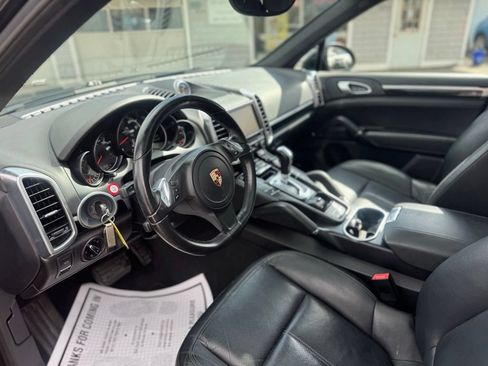 Used 2014 Porsche Cayenne Platinum Edition AWD/4WD image 32