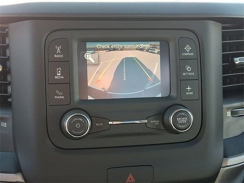 Used 2024 RAM 2500 Tradesman w/ Chrome Appearance Group image 17