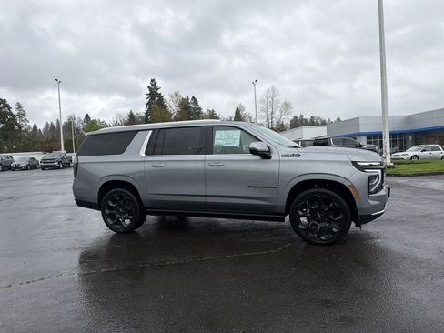 New 2026 Chevrolet Suburban High Country image 7