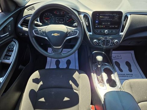 Used 2022 Chevrolet Malibu LT FWD image 18