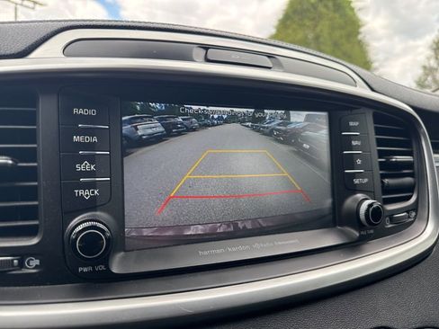 Used 2019 Kia Sorento EX w/ EX Touring Package image 12