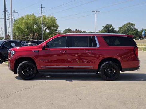 Used 2024 GMC Yukon XL Denali Ultimate AWD/4WD image 3