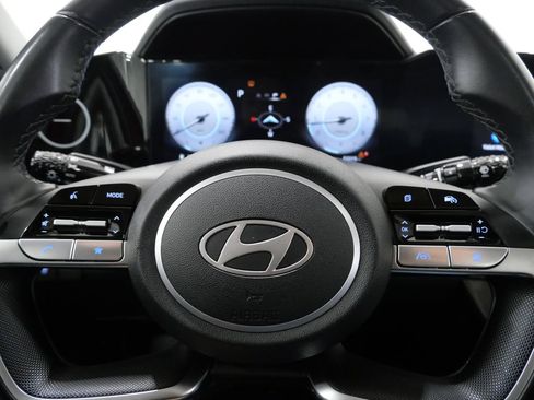 Used 2024 Hyundai Elantra Limited FWD image 17