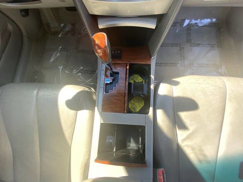 Used 2011 Toyota Camry XLE image 40