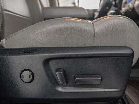 Used 2018 Toyota Tundra Limited AWD/4WD image 31