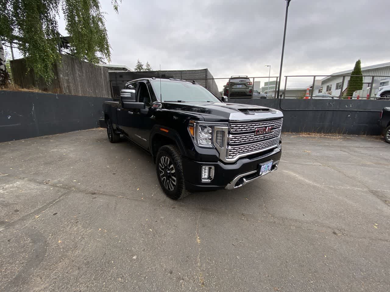 Used 2020 GMC Sierra 3500 Denali w/ Denali Ultimate Package AWD/4WD image 8