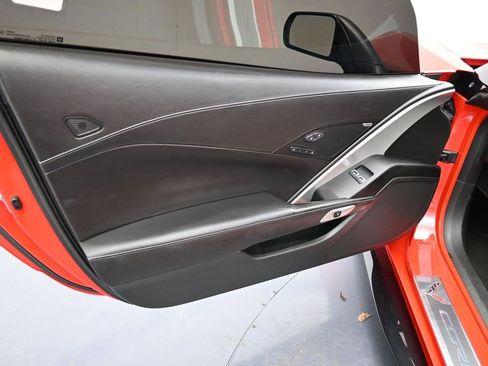 Used 2015 Chevrolet Corvette Z06 w/ 3LZ Preferred Equipment Group image 9