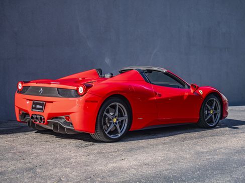 Used 2014 Ferrari 458 Spider image 5