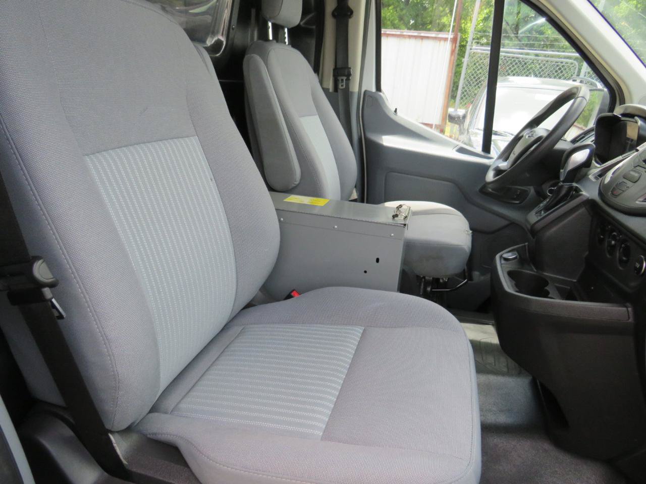 Used 2019 Ford Transit 250 130 Low Roof RWD image 22