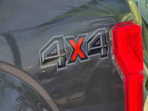 Used 2019 Ford F150 Lariat image 21