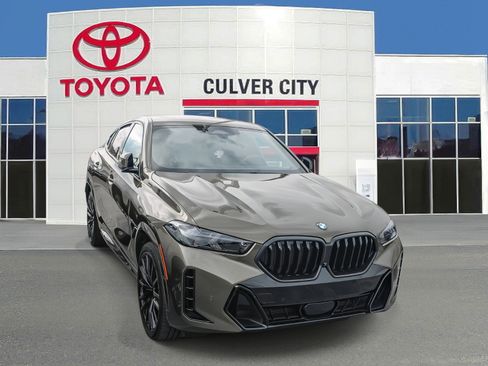 Used 2024 BMW X6 xDrive40i w/ Premium Package AWD/4WD image 1