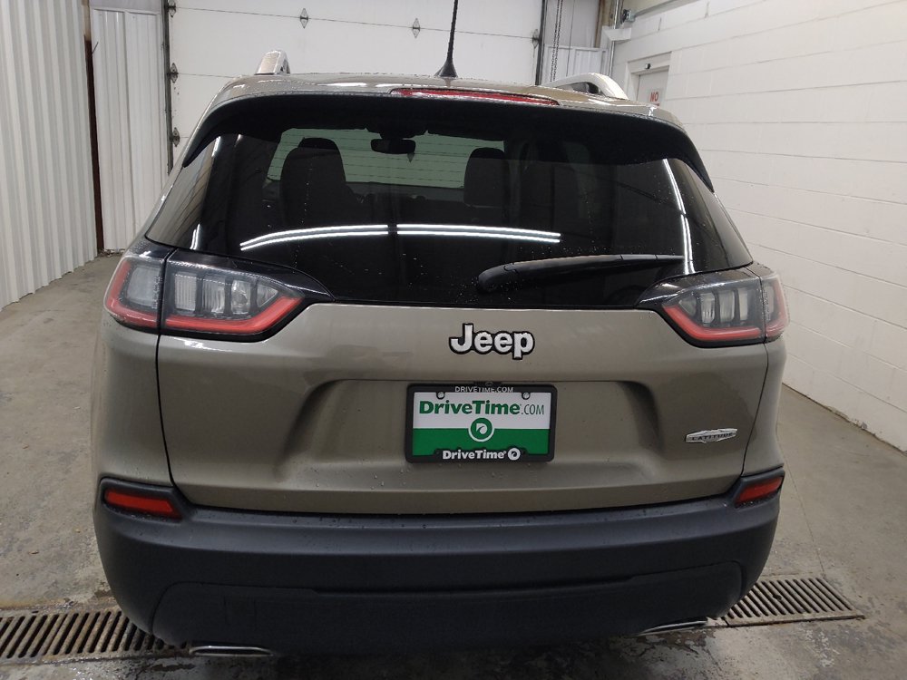 Used 2019 Jeep Cherokee Latitude Plus w/ Comfort/Convenience Group FWD image 6