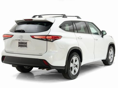 Used 2022 Toyota Highlander L image 33